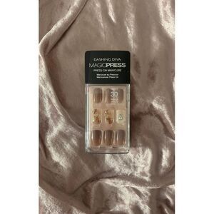 Dashing Diva Press‎ On Nails-Power Broker